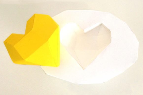 Egg with Heart Yolk Paper Sculpture – A 3D SVG Object for Playful Digital Products